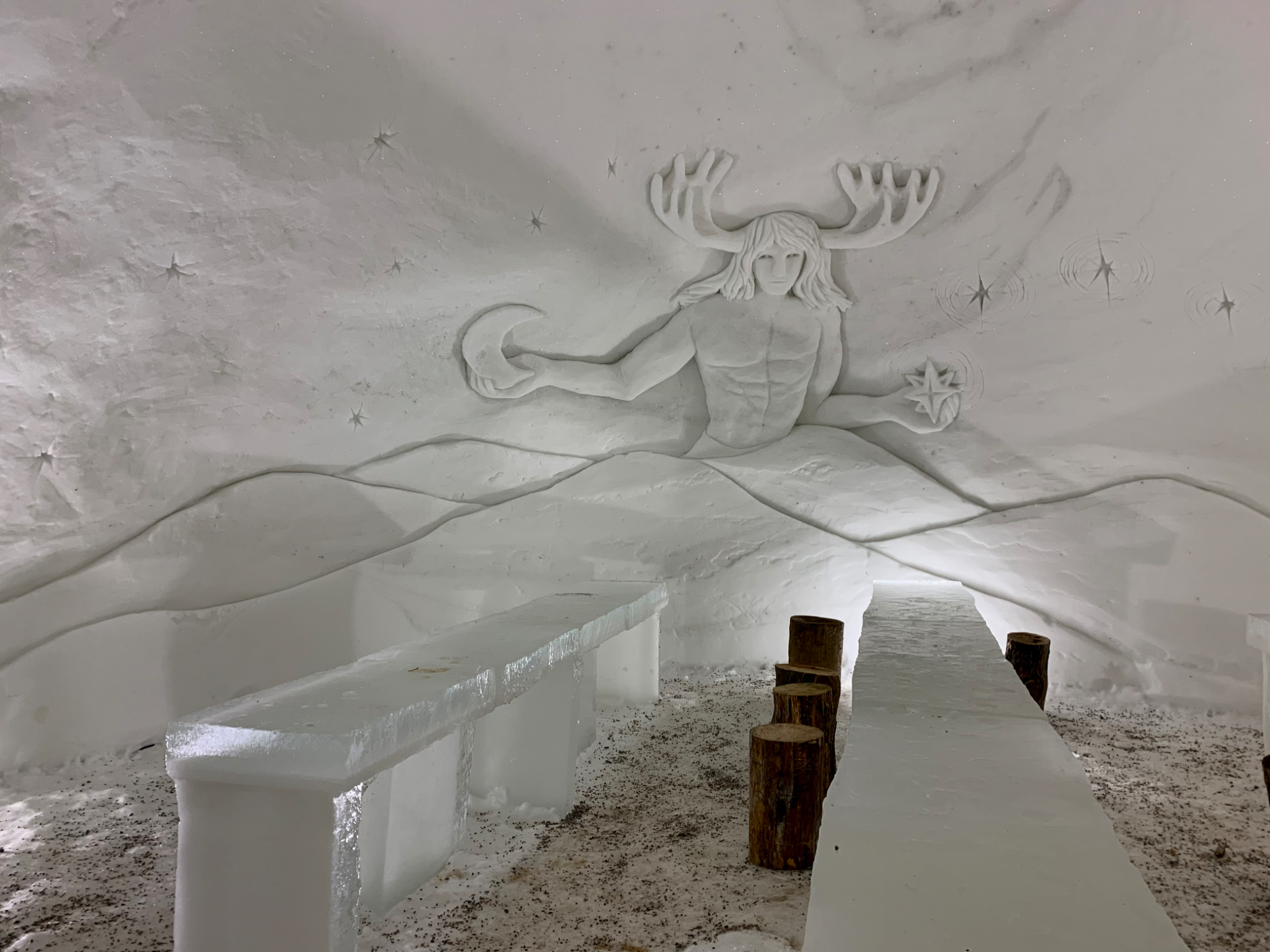 Ice bar and restuarant inside 2